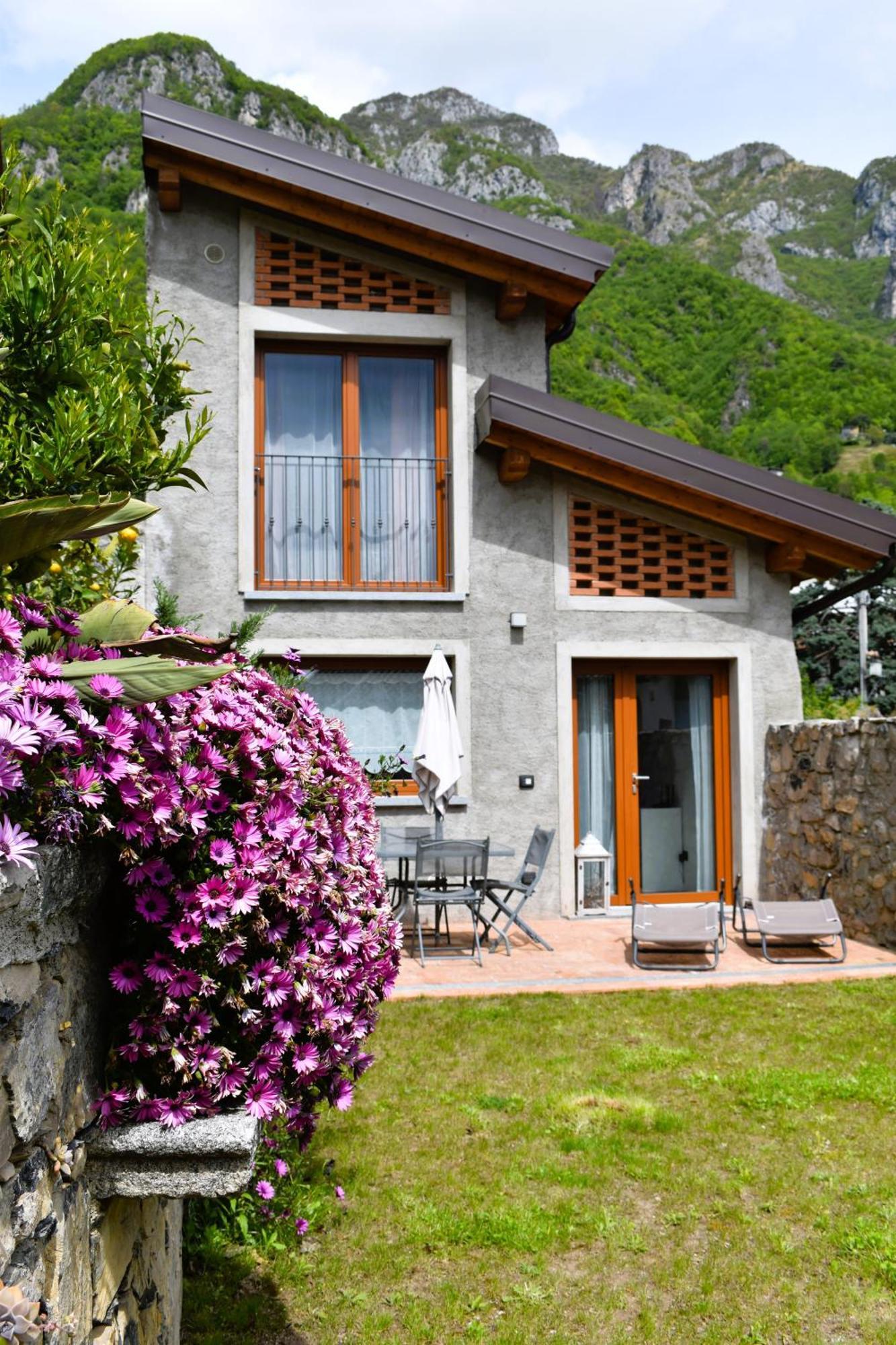 Our Happy Place - Casa Vacanze Per Il Viaggiatore Slow Mandello del Lario Exterior photo